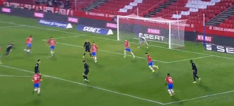 安东尼奥：拜合拉木一直在给球队带来帮助；我让球员远离外界评论（安东尼奥谈拜合拉木：他持续为球队做贡献，我要求球员远离外界舆论）