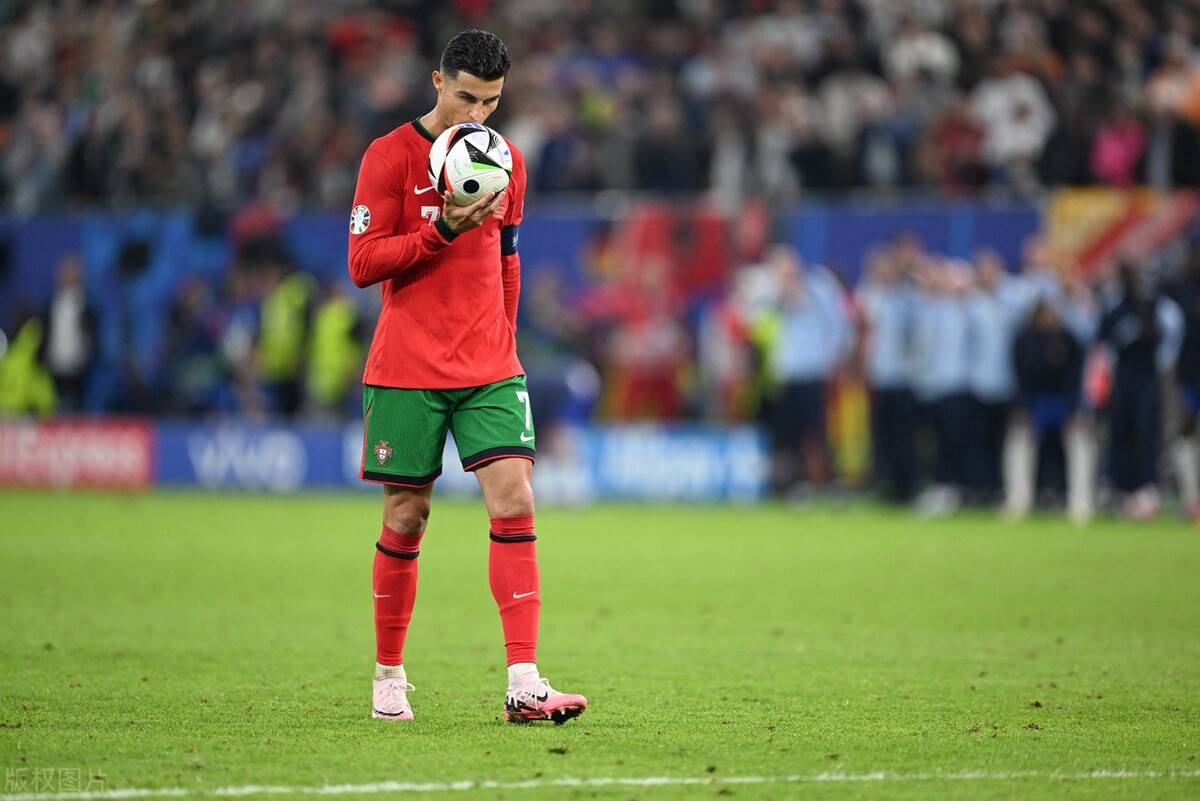 67032人，横滨水手vs利物浦上座人数创J联赛球队主场纪录（横滨水手战利物浦吸引67032名观众，刷新J联赛俱乐部主场上座纪录）