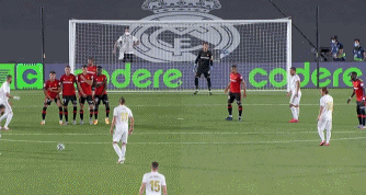 比利亚：西班牙是世界杯上的大热门；亚马尔需要队友支持他（比利亚：西班牙是夺冠大热门，亚马尔仍需队友助力）