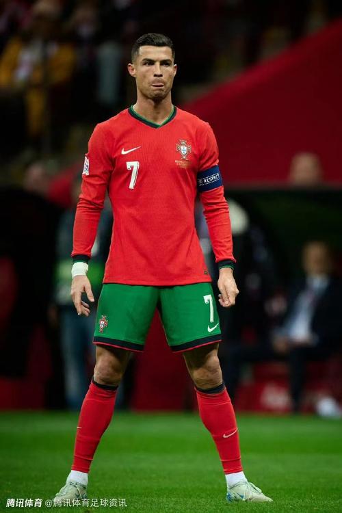 巴黎圣日耳曼姆巴佩帽子戏法（姆巴佩帽子戏法闪耀巴黎圣日耳曼）