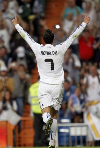 国脚单场助攻两次，带动全队节奏（国脚一战送出两助攻，盘活球队节奏）