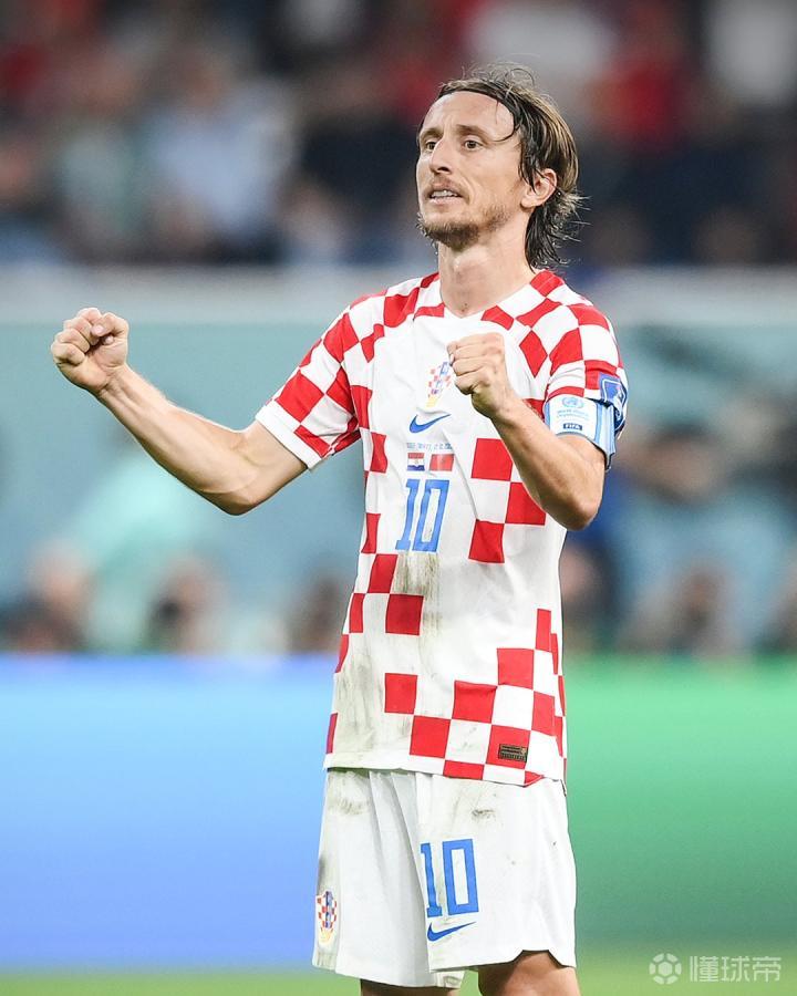 拉波尔塔：我们正着手在诺坎普为梅西立雕像，他值得如此致敬（拉波尔塔：巴萨正推进在诺坎普为梅西树立雕像，他配得上这份致敬）