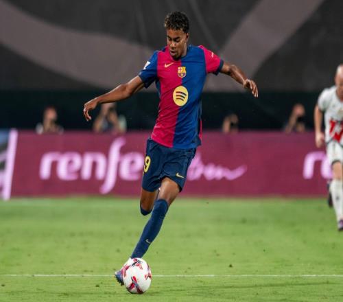 太阳报：埃托奥要求拒招阿布巴卡尔，因其将打破自己队史纪录（太阳报：担心队史纪录被打破，埃托奥被指要求不征召阿布巴卡尔）