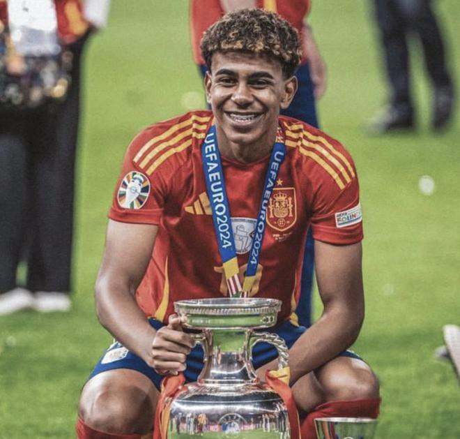 意媒：弗拉霍维奇在国家队中出现肌肉不适，但伤情不重（意媒：弗拉霍维奇国家队期间肌肉不适，伤情无大碍）