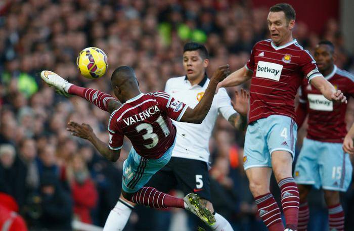 曼晚：不败加冕，阿莫林称曼联已克服了重大的心理障碍（曼晚：以不败姿态登顶，阿莫林称曼联已跨过心理大关）