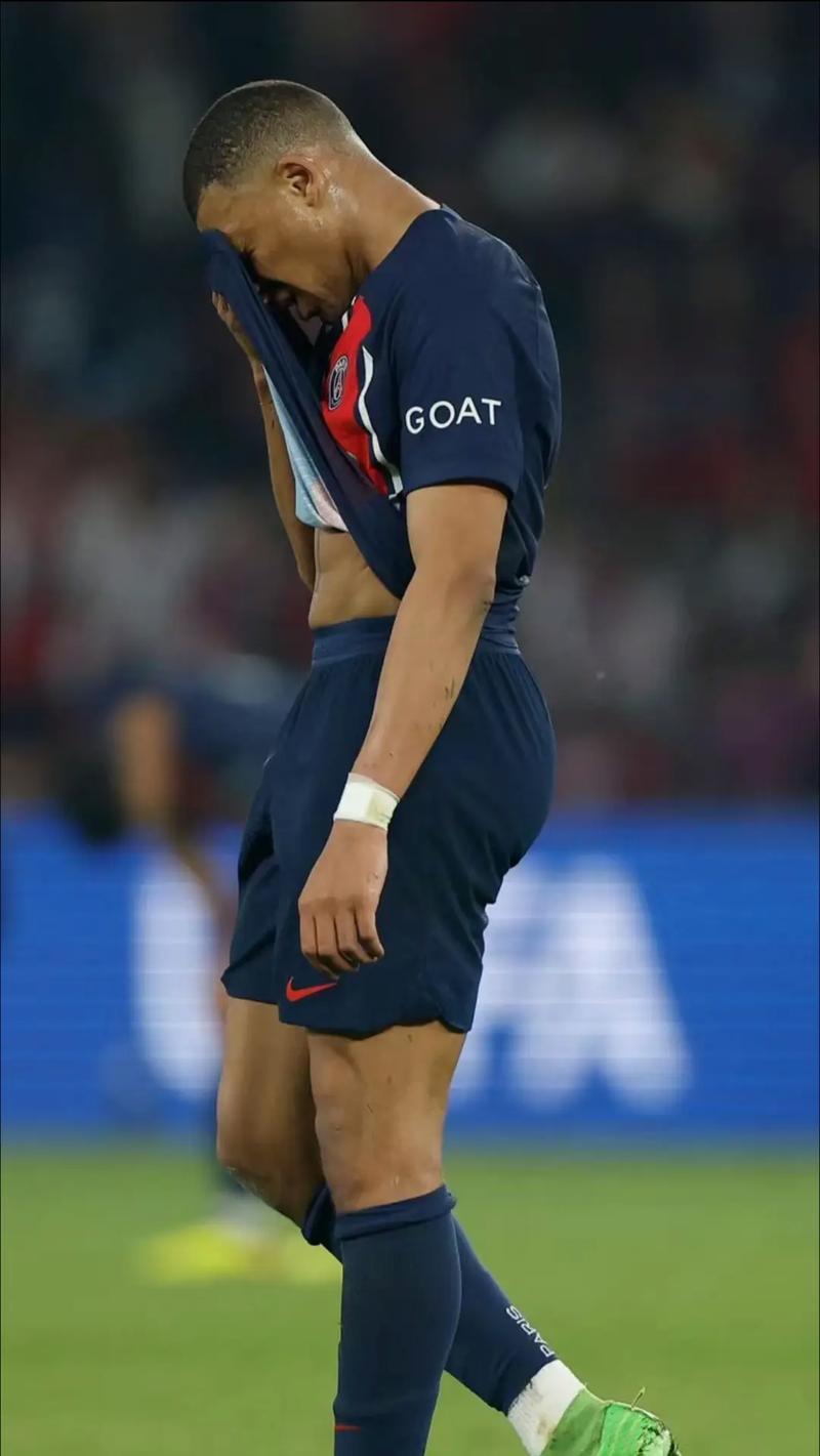 周定洋赛后采访中谈到续约时声音哽咽：我将球队视作我的生命（赛后谈续约，周定洋一度哽咽：球队就是我的生命）