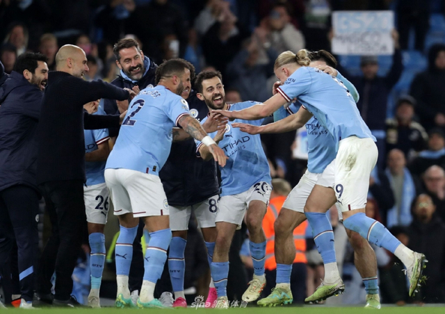 他是901阵型中锋最佳人选，却认为1队友历史最佳，到底有何魔力？（被誉为901阵型最佳中锋，他却力挺这位队友为历史第一，究竟有何魅力？）